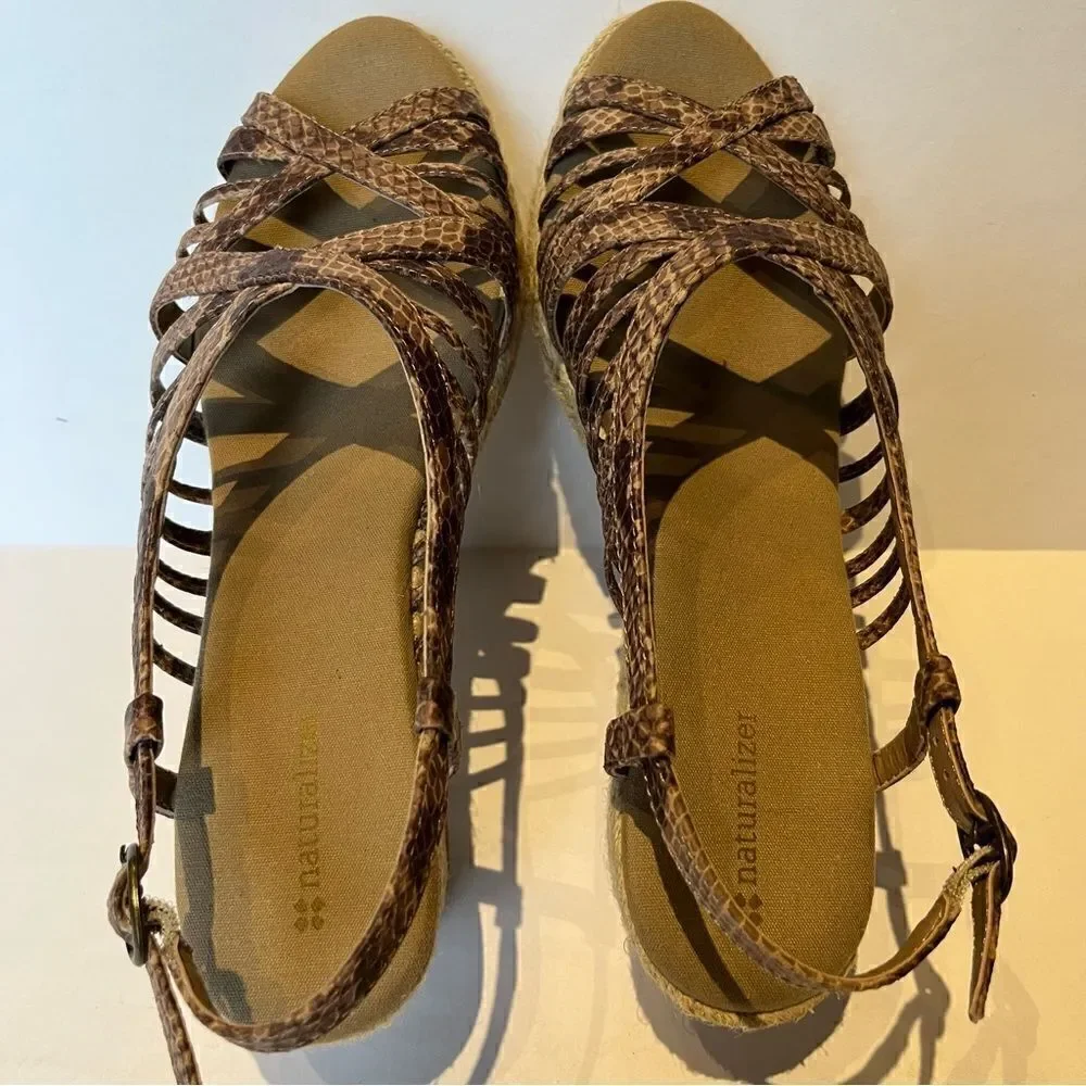 Women's Naturalizer Espadrille Tan Snake Print Size 10M Wedge